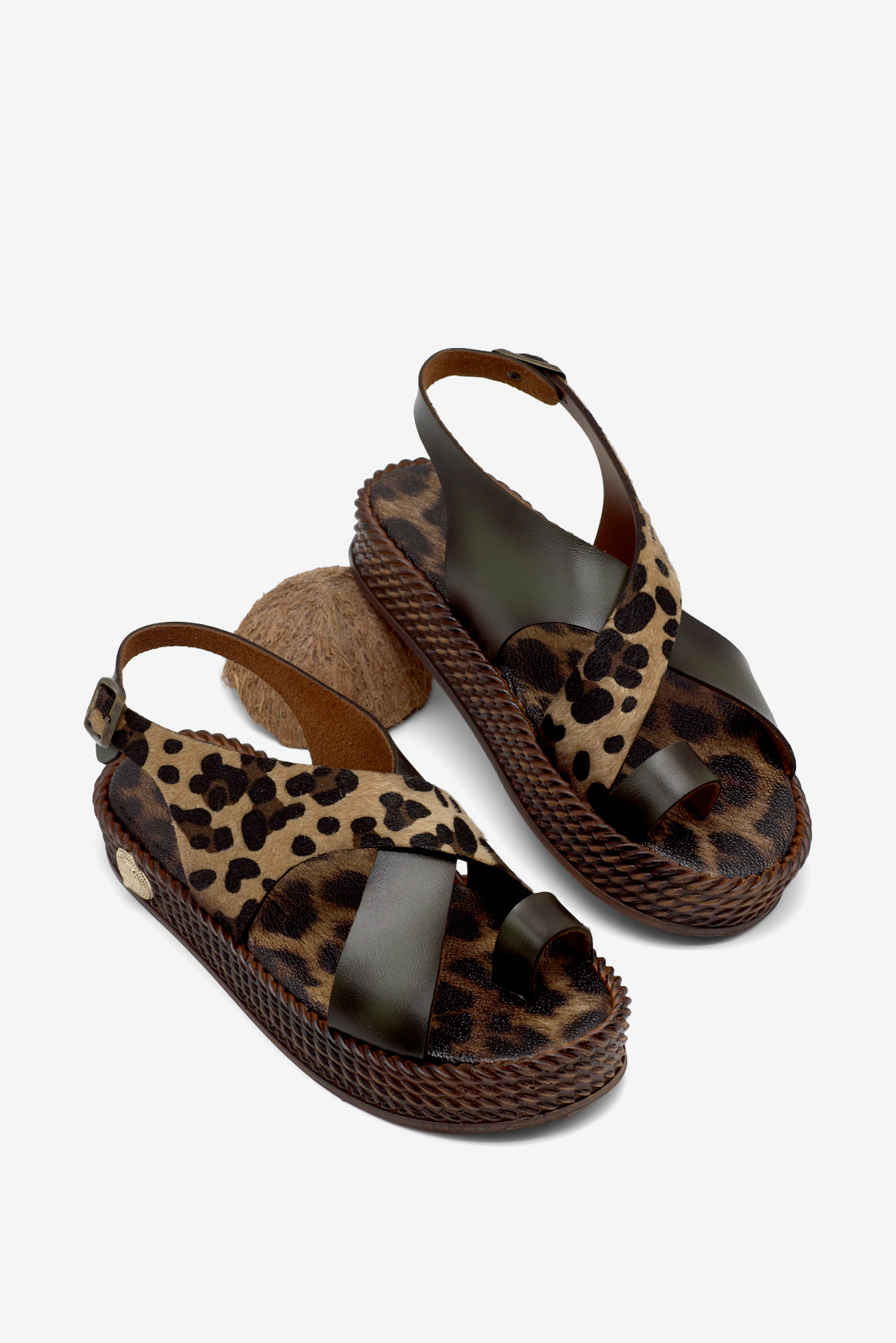 Kadın Yeşil Leopar Poli Taban Rahat Kalıp Çapraz Bantlı Parmak Arası Sandalet