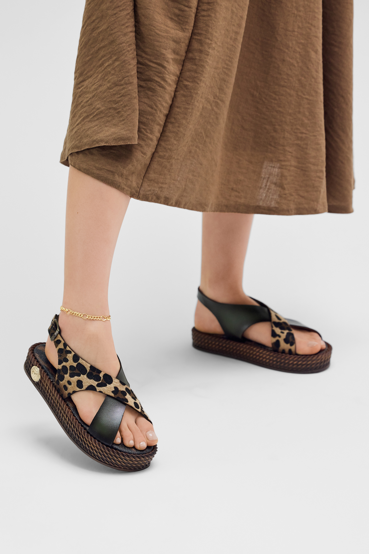 Kadın Yeşil Leopar Poli Taban Rahat Çapraz Bantlı Sandalet