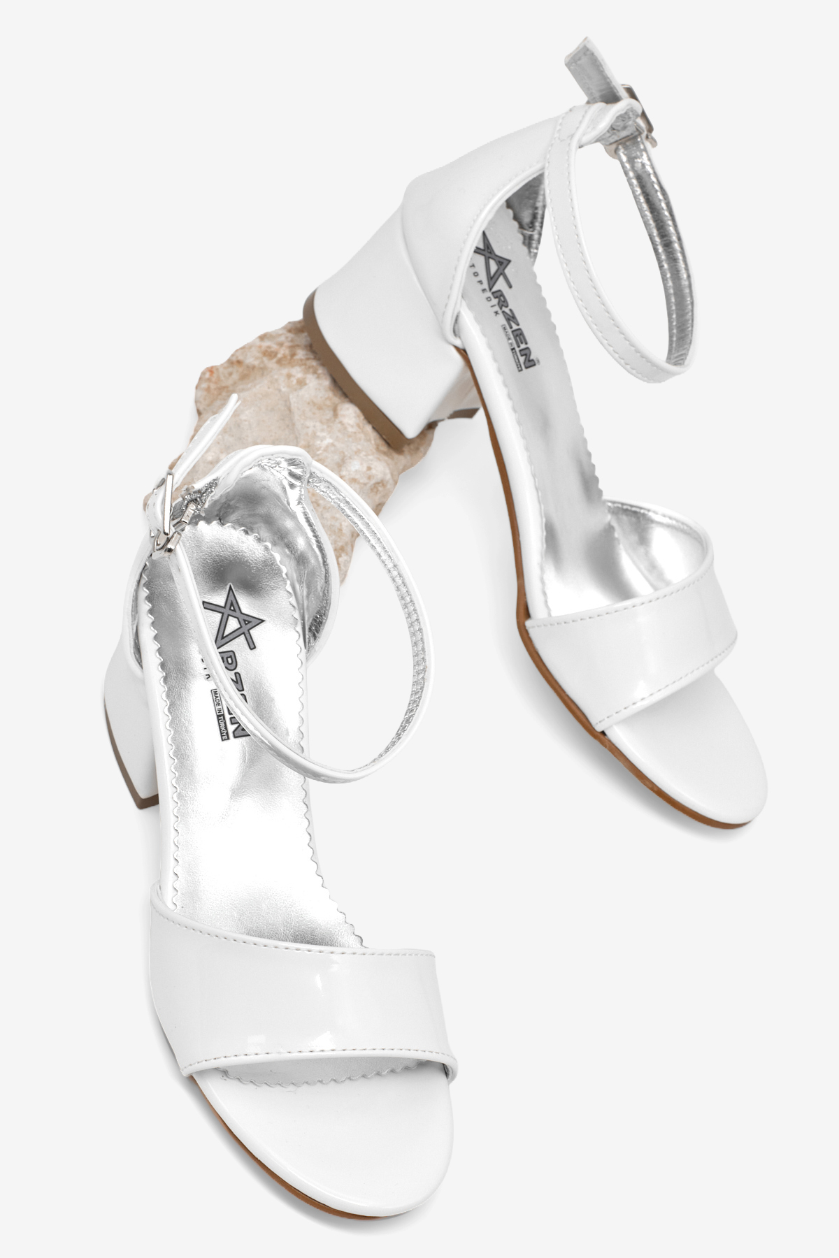 Kız Çocuk Beyaz Rugan Çocuk Topuklu Ayakkabı