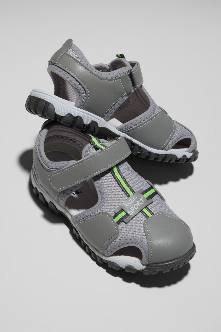 Çocuk Unisex Açık Gri Çoçuk Cırtlı Rahat Kalıp Sandalet
