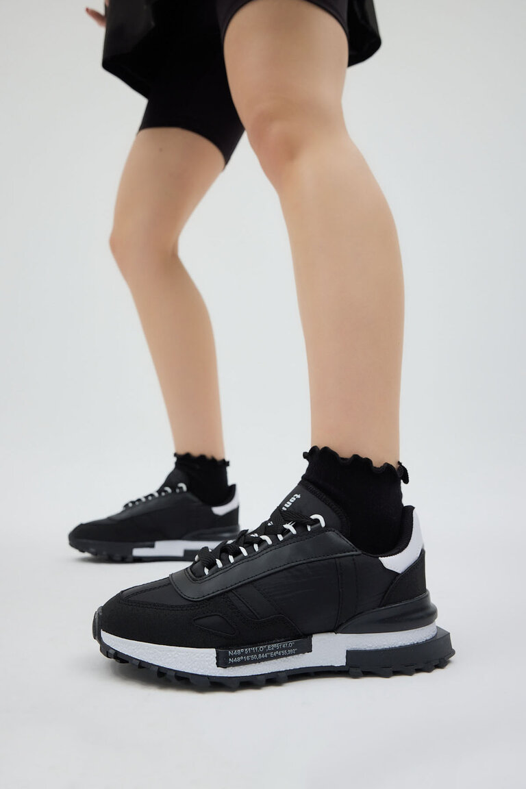 Unisex Siyah Beyaz Kalın Termo Taban Yazı Detaylı Retro Stil Günlük Spor Ayakkabı
