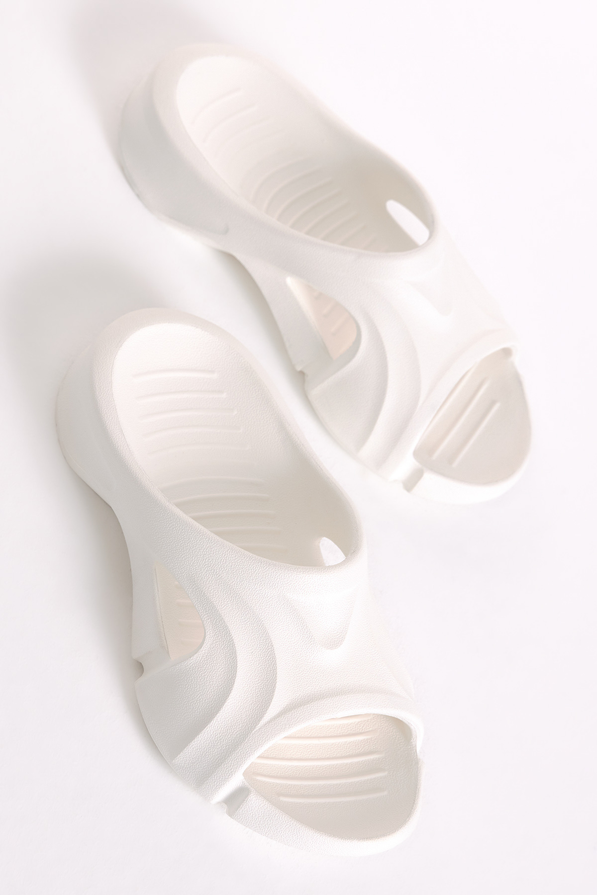 Unisex Beyaz Desenli Kalın Tabanlı Eva Terlik