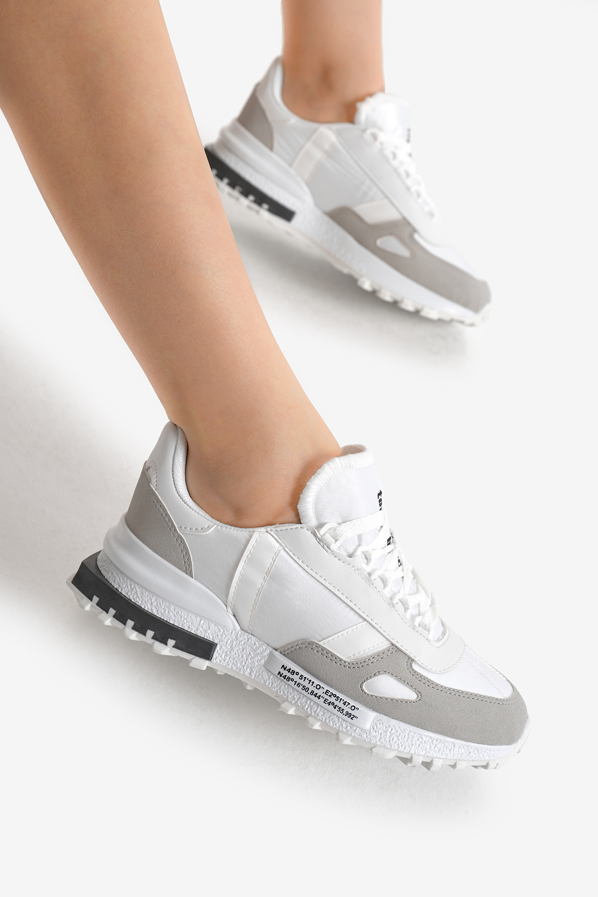 Unisex Beyaz Gri Kalın Termo Taban Yazı Detaylı Retro Stil Günlük Spor Ayakkabı