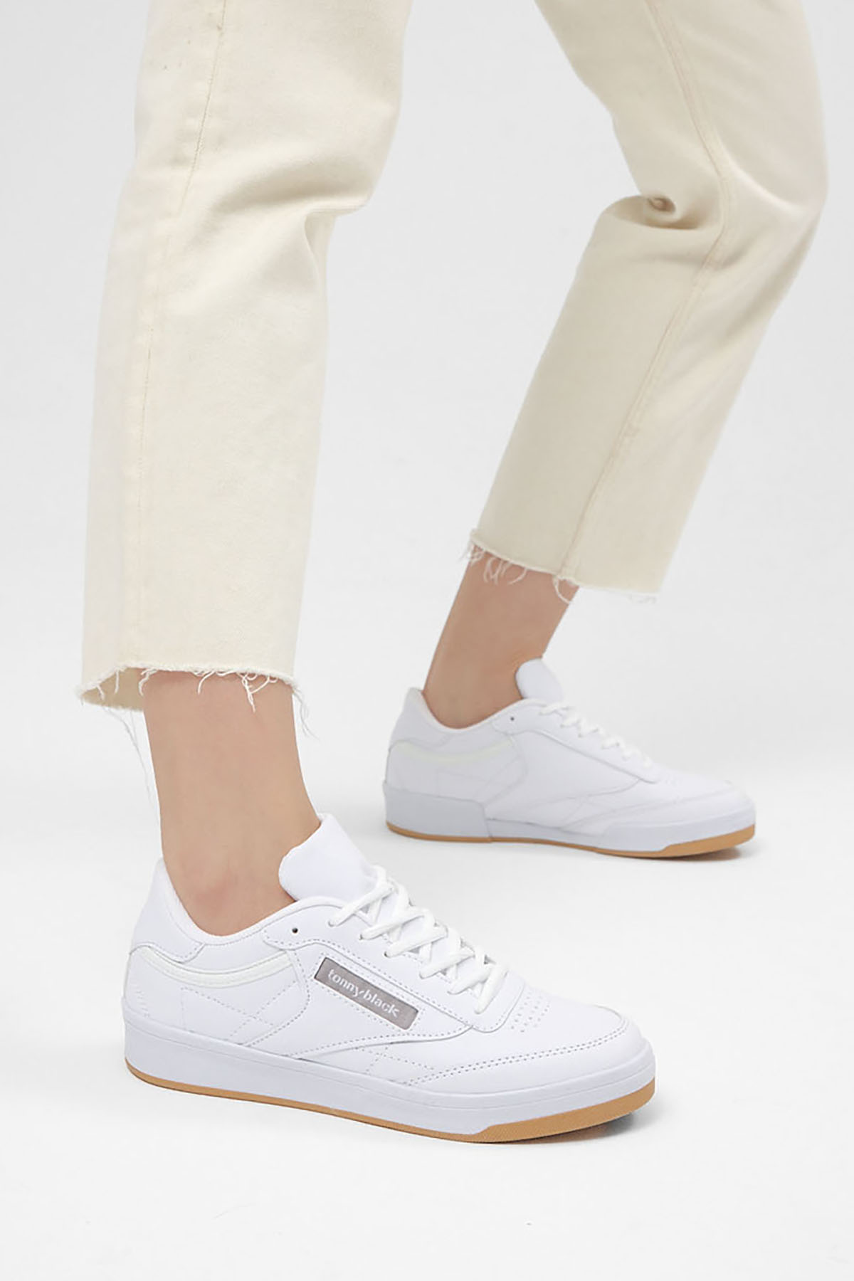 Unisex Beyaz Rahat Kalıp Poli Taban Bağcıklı Spor Ayakkabı