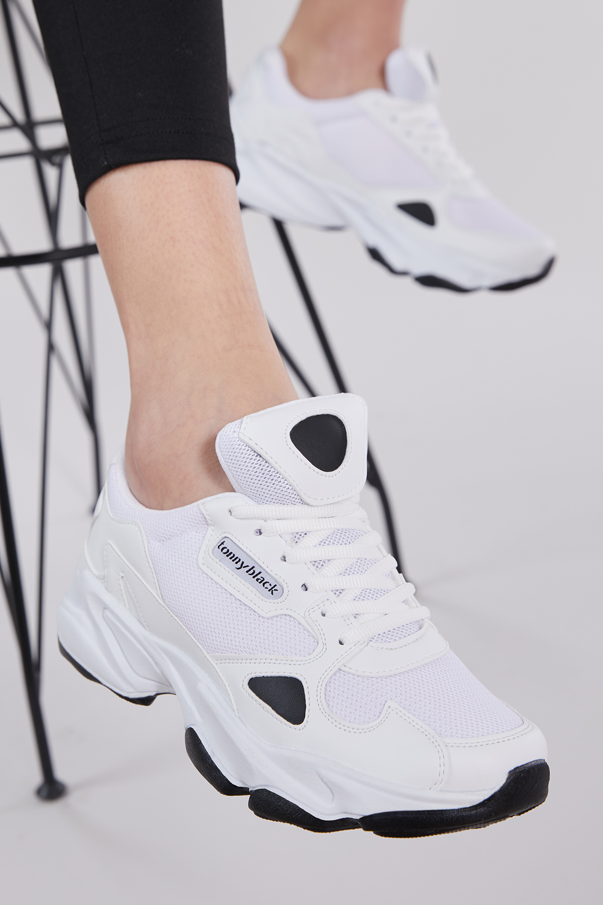 Unisex Beyaz Siyah Rahat Kalıp Yüksek Taban Bağcıklı Spor Ayakkabı