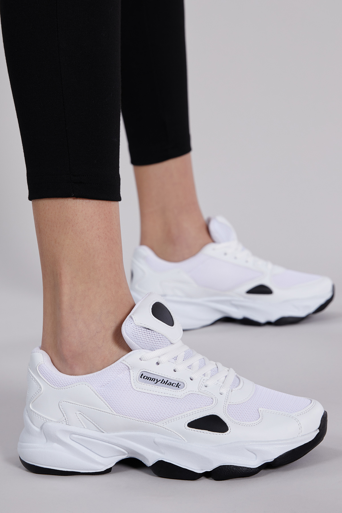 Unisex Beyaz Siyah Rahat Kalıp Yüksek Taban Bağcıklı Spor Ayakkabı