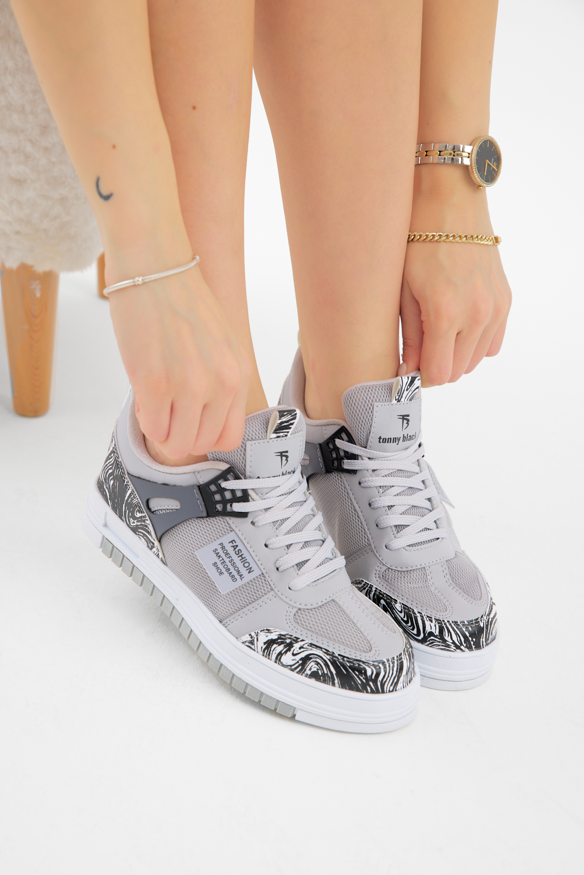 Unisex Gri Siyah Termo Taban Desenli Fileli Bağcıklı Spor Ayakkabı