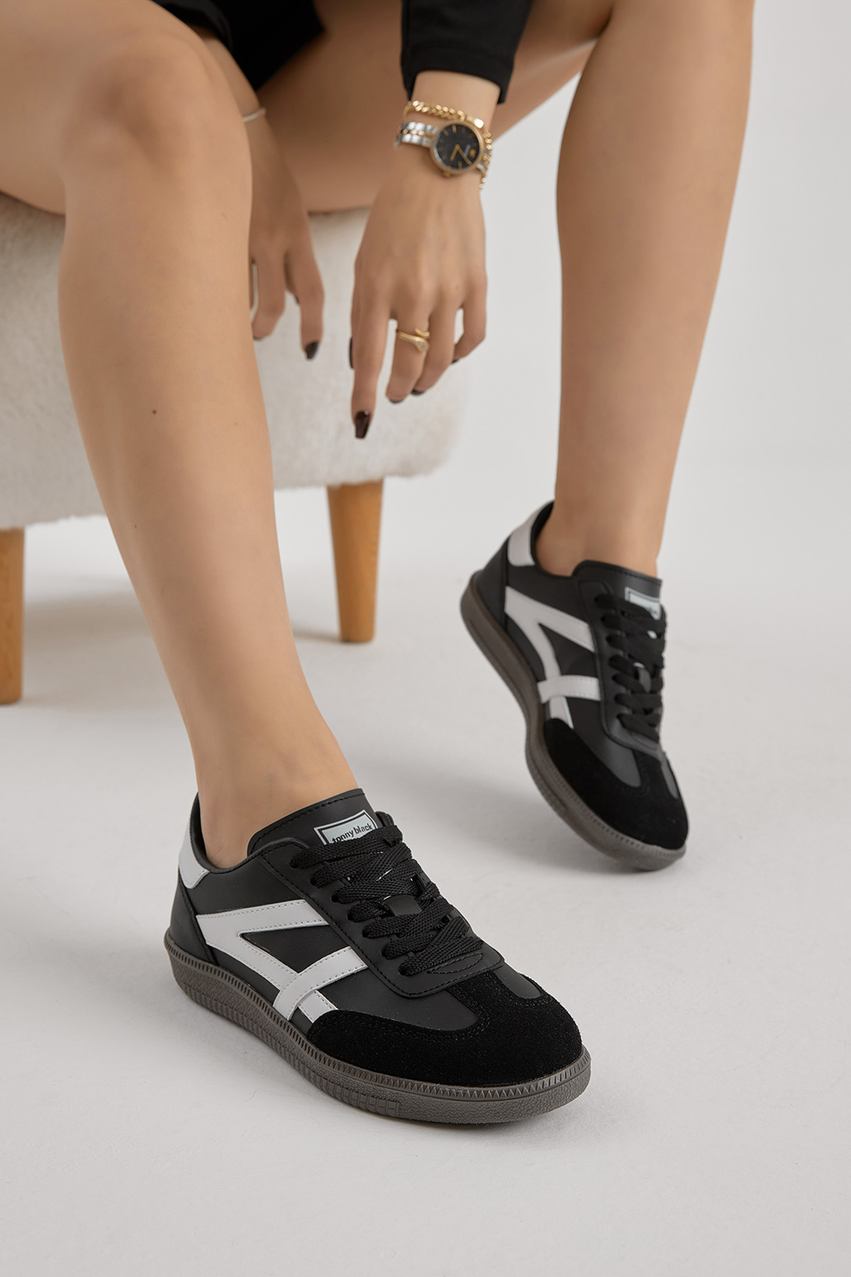 Unisex Siyah Beyaz Termo Taban Yanı Şeritli Bağcıklı Spor Ayakkabı