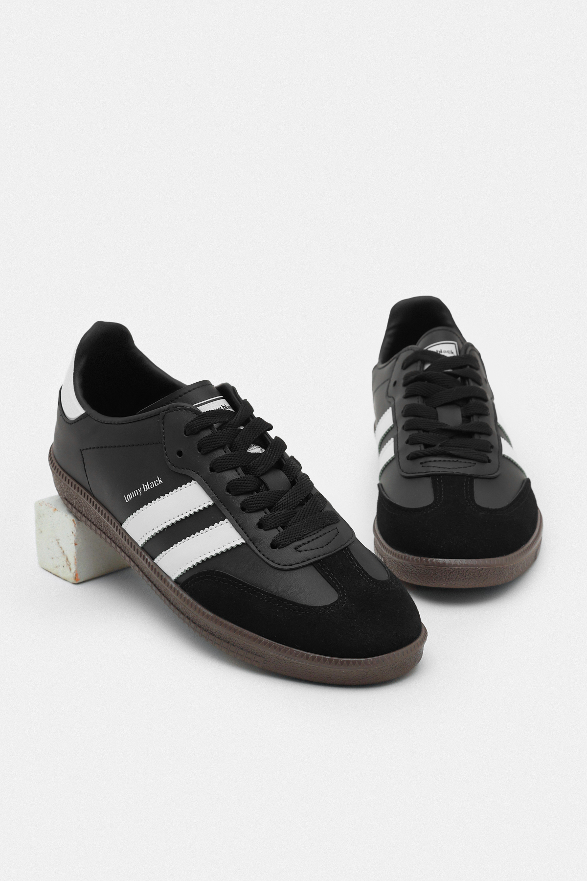 Unisex Siyah Beyaz Termo Taban Yanı Şeritli Bağcıklı Spor Ayakkabı