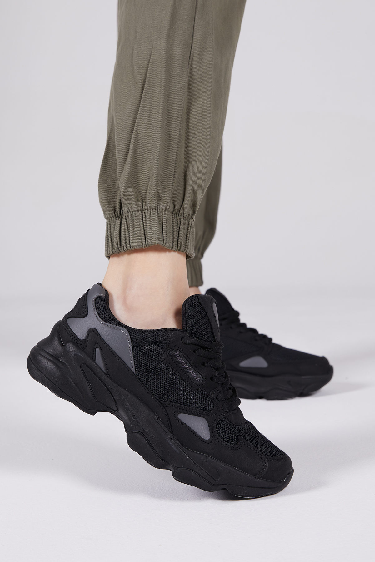 Unisex Siyah Rahat Kalıp Yüksek Taban Bağcıklı Spor Ayakkabı