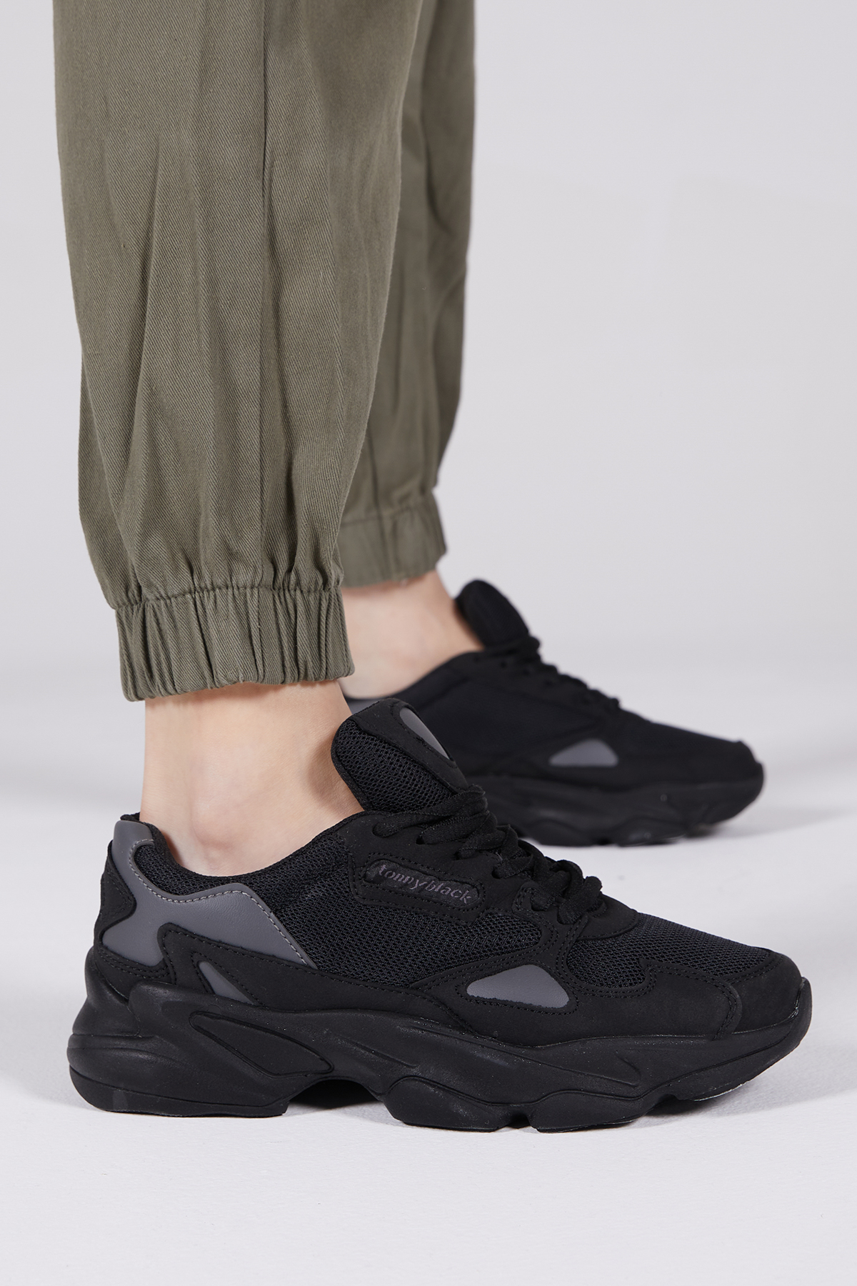 Unisex Siyah Rahat Kalıp Yüksek Taban Bağcıklı Spor Ayakkabı