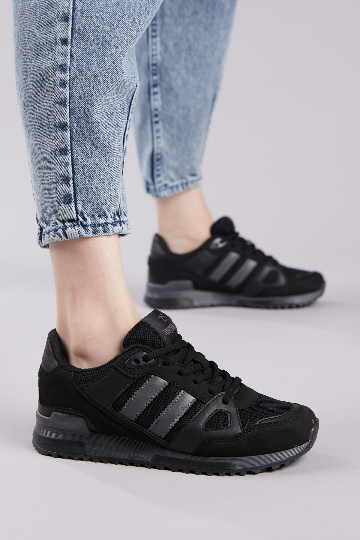 Unisex Siyah Termo Taban Şeritli Bağcıklı Spor Ayakkabı