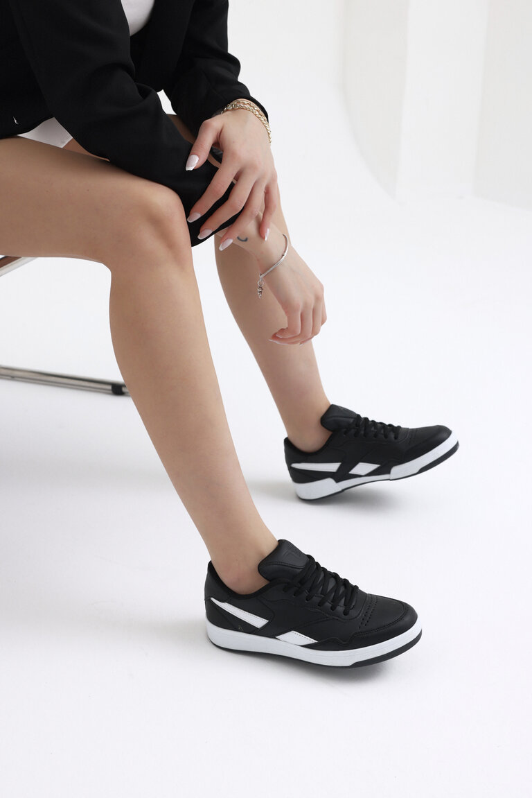 Unisex Siyah Beyaz Rahat Kalıp Termo Taban Bağcıklı Spor Ayakkabı