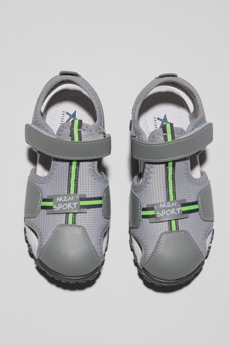Çocuk Unisex Açık Gri Çoçuk Cırtlı Rahat Kalıp Sandalet