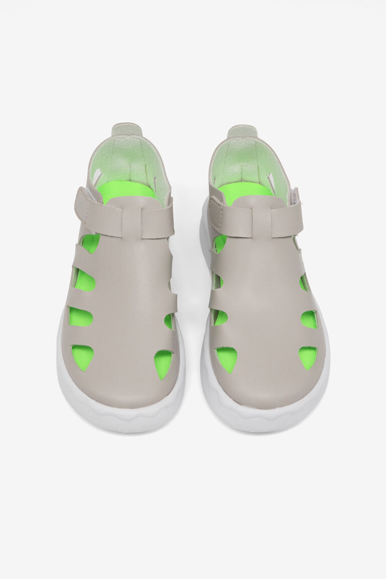 Çocuk Unisex Gri Hafif Tabanlı Rahat Cırtlı Sandalet