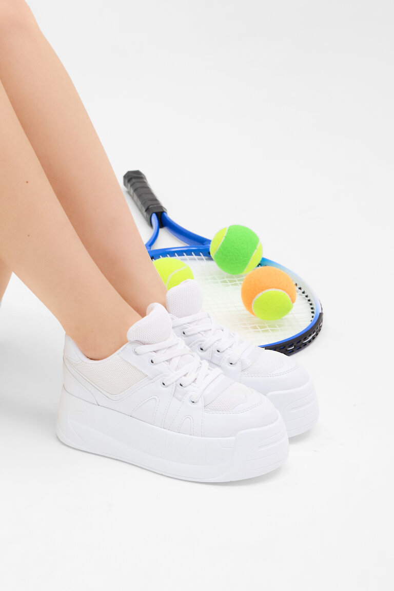 Kadın Beyaz Yüksek Taban Rahat Bağcıklı Sneaker