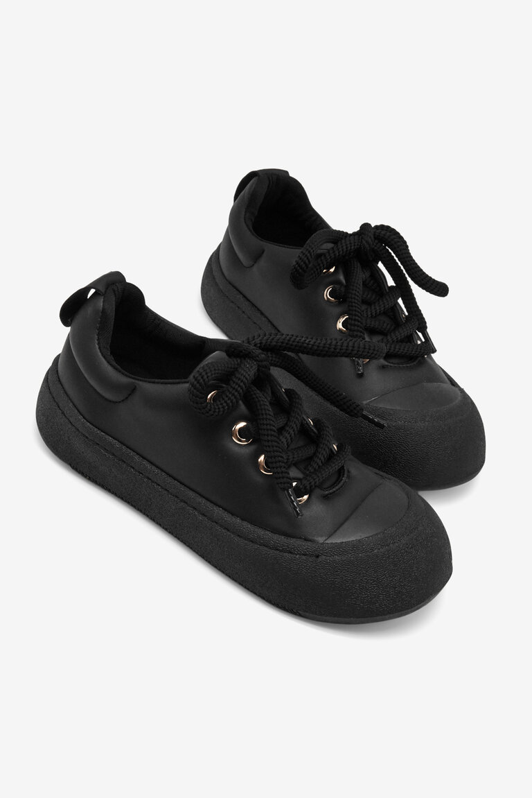 Kadın Siyah Rahat Kalıp Kauçuk Taban Bağcıklı Sneaker