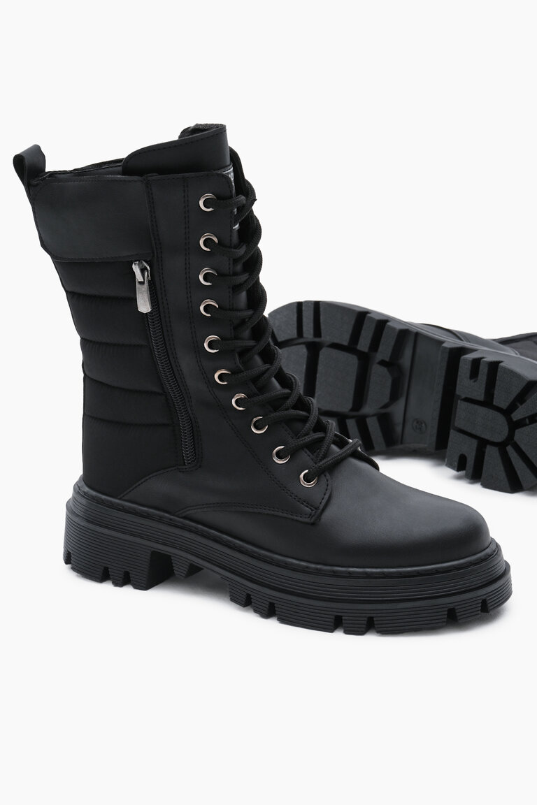 Kadın Siyah Cilt Termo Taban Nakışlı Dilim Desenli Cırtlı Bağcıklı ve Fermuarlı Bot
