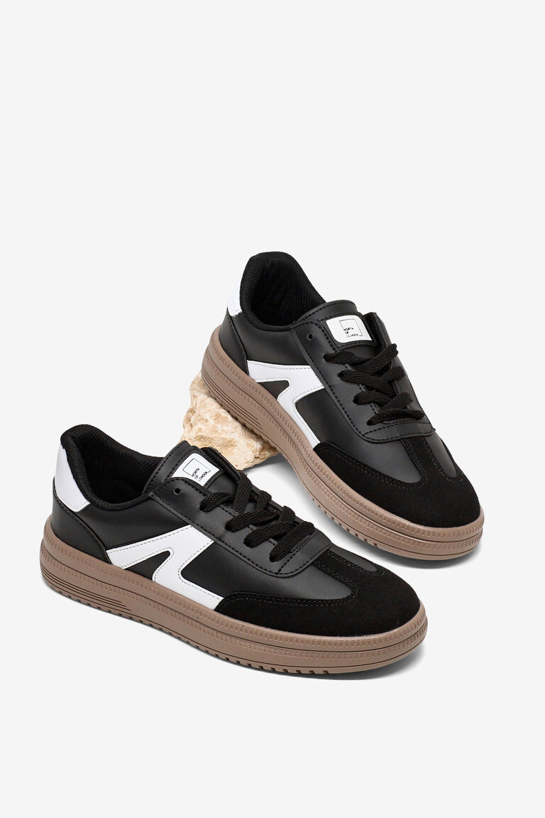 Kadın Siyah Beyaz Rahat Kalıp Kauçuk Taban Bağcıklı Sneaker